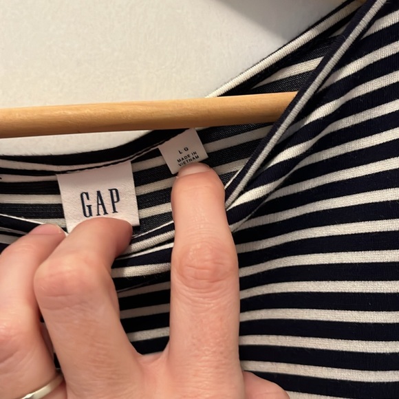 Black and white dress from the Gap - Picture 2 of 5